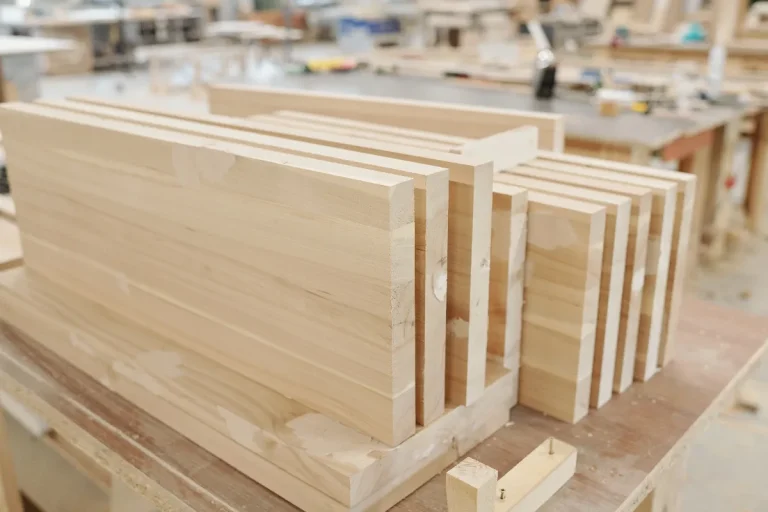 tout-savoir-sur-la-planche-de-coffrage-prix-et-conseils-dachat